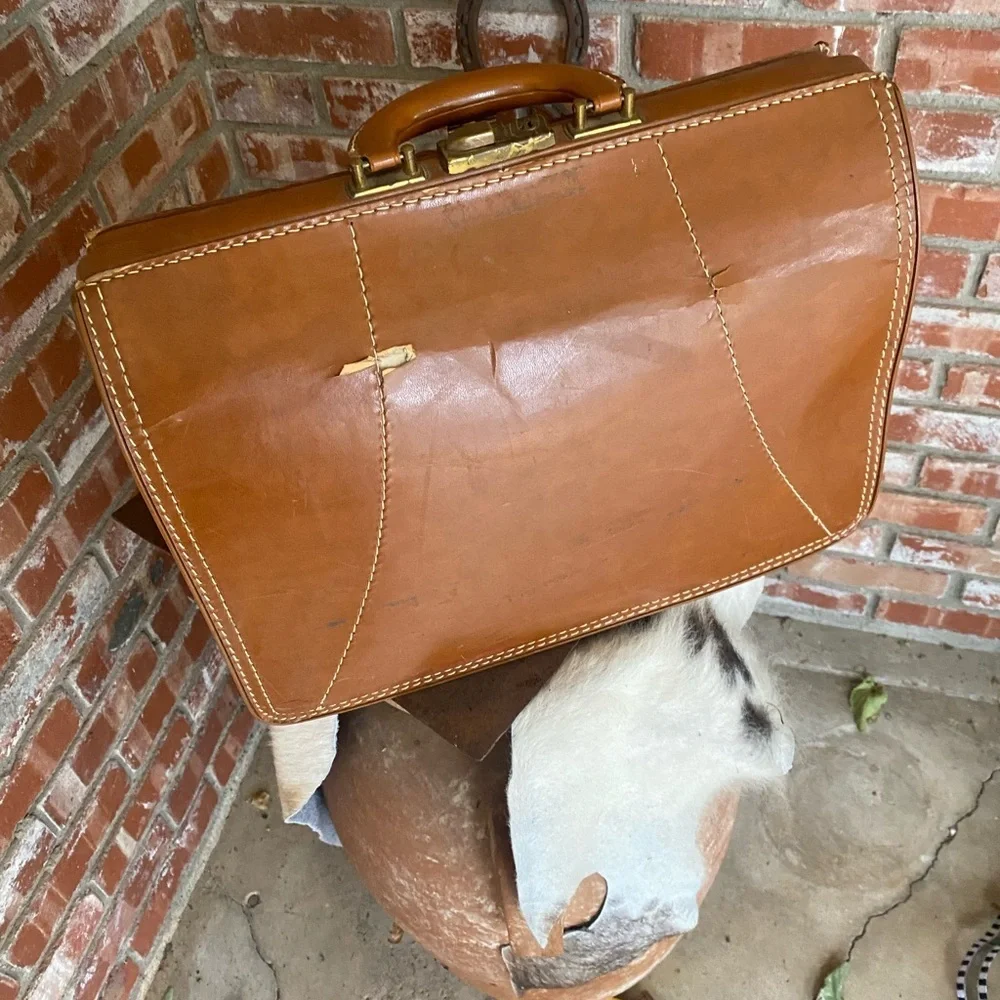 Vintage Leather suitcase